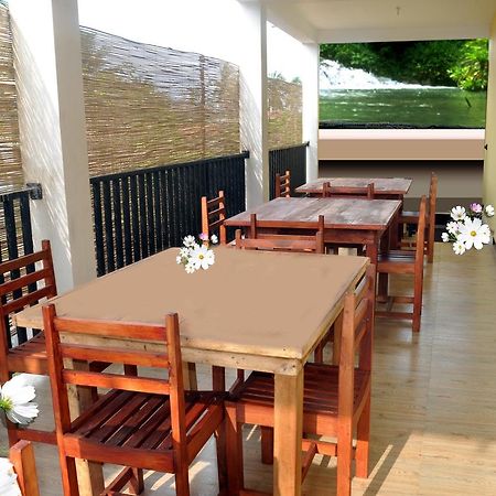 Hotel Pearl Gate Chilaw Eksteriør bilde