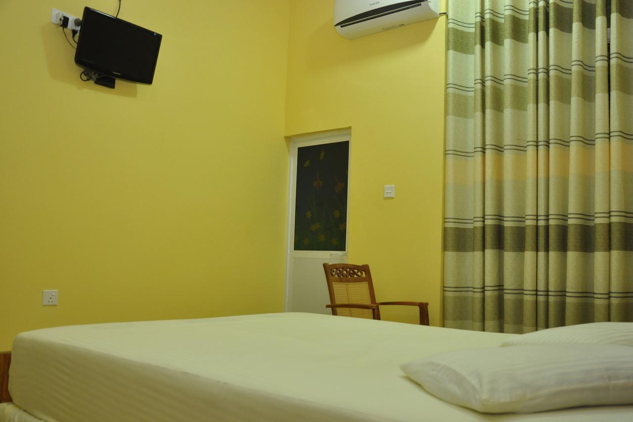 Hotel Pearl Gate Chilaw Eksteriør bilde