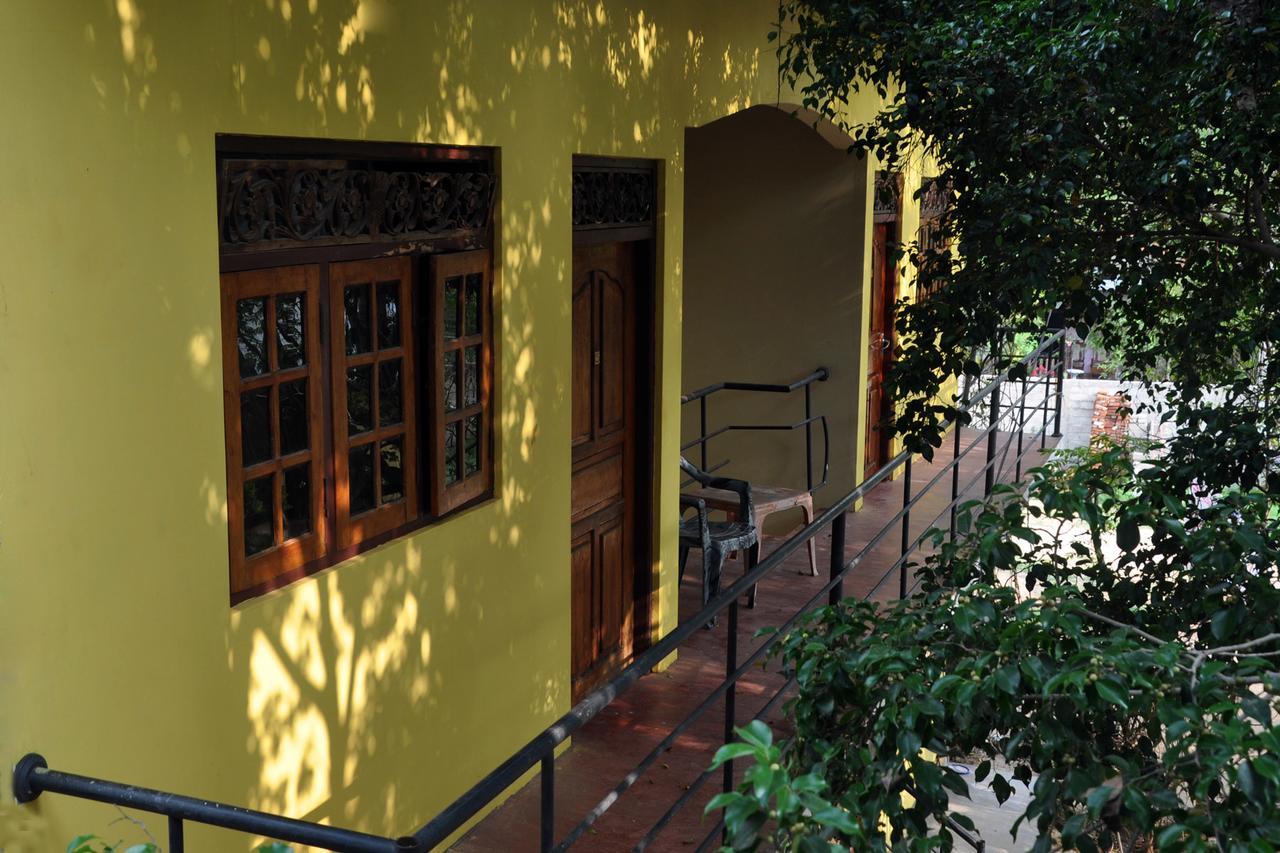 Hotel Pearl Gate Chilaw Eksteriør bilde