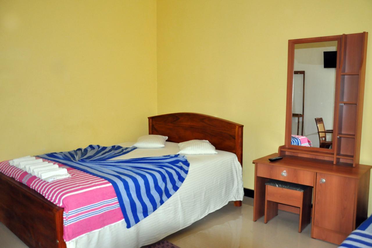 Hotel Pearl Gate Chilaw Eksteriør bilde