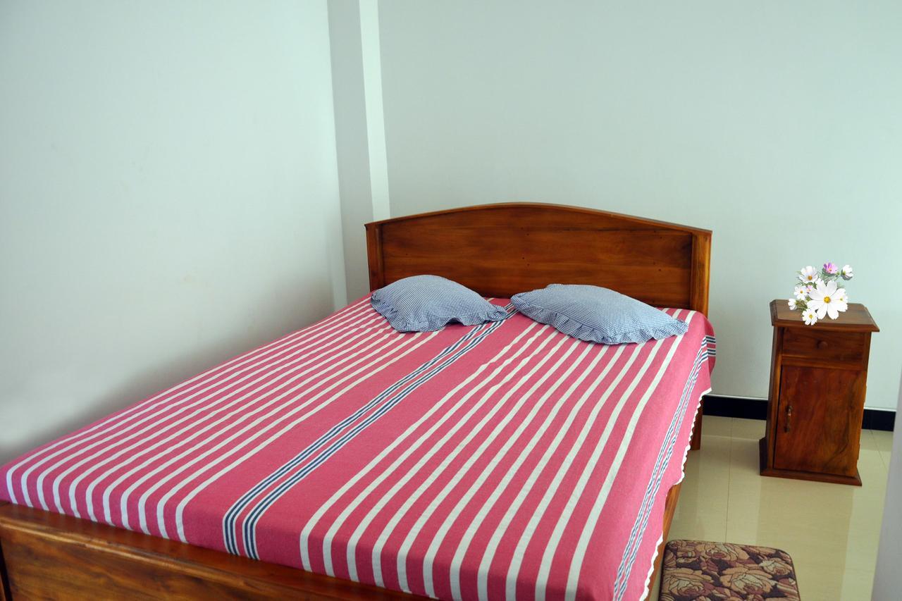 Hotel Pearl Gate Chilaw Eksteriør bilde