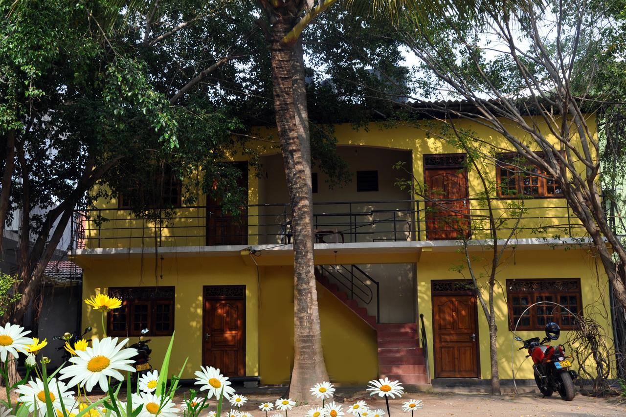 Hotel Pearl Gate Chilaw Eksteriør bilde